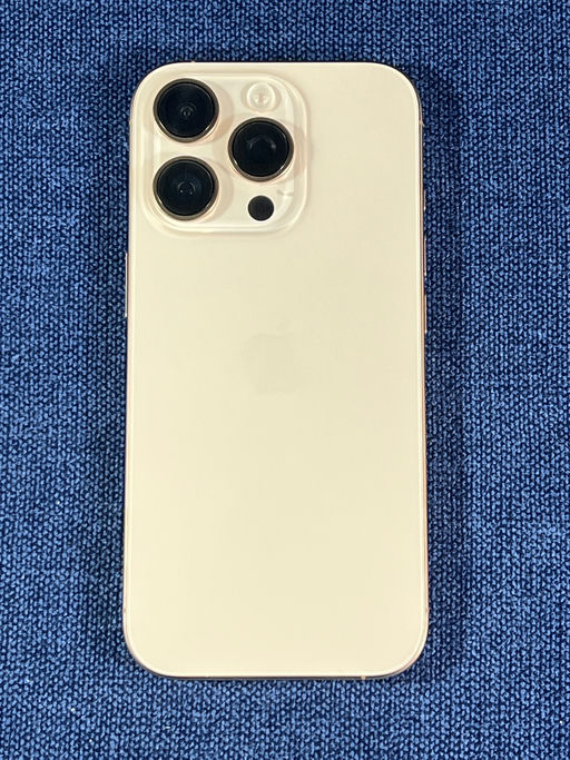 iPhone 16 Pro Titanio Desierto
