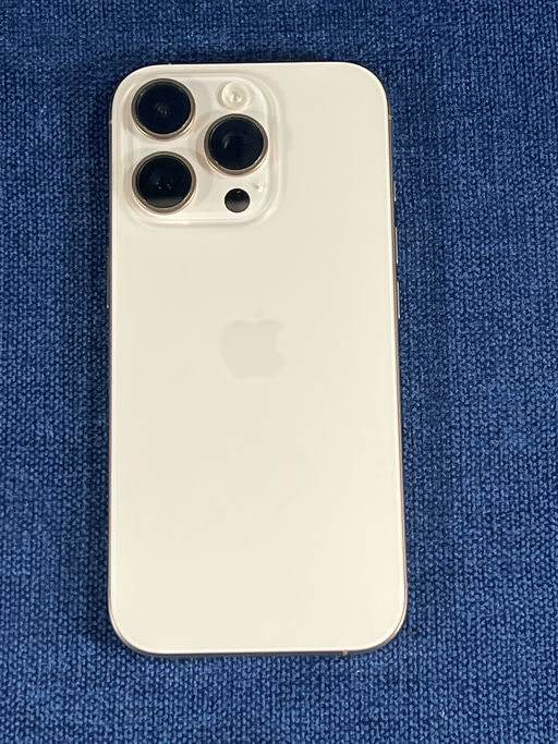 iPhone 16 Pro Titanio Desierto