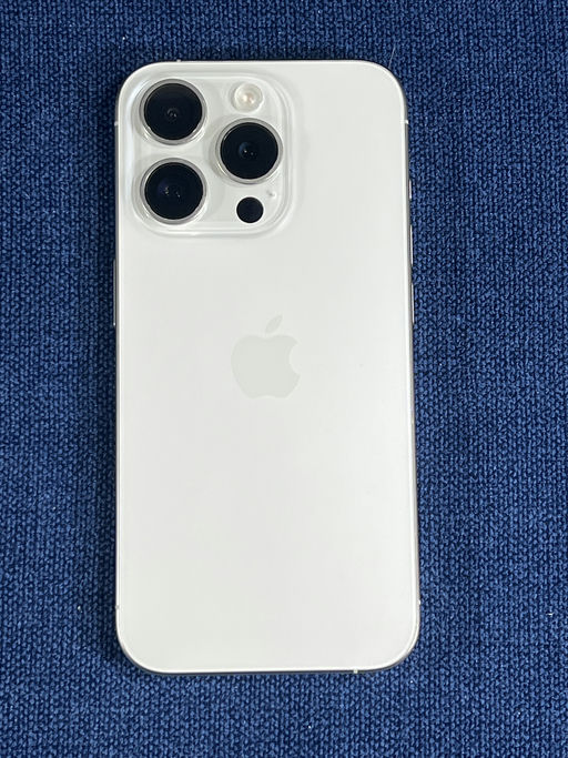 iPhone 15 Pro Titanio Blanco