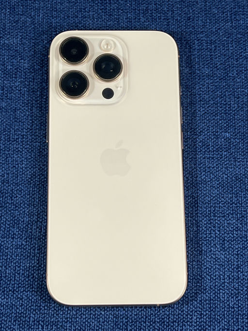 iPhone 16 Pro Titanio Desierto