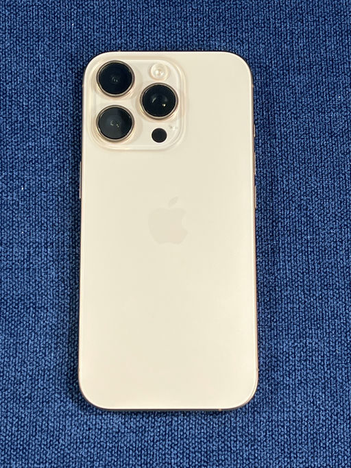 iPhone 16 Pro Titanio Desierto