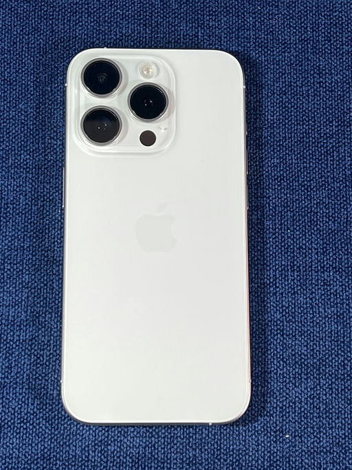 iPhone 15 Pro Titanio Blanco