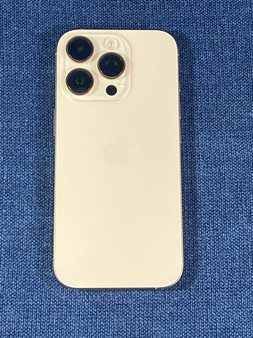 iPhone 16 Pro Titanio Desierto