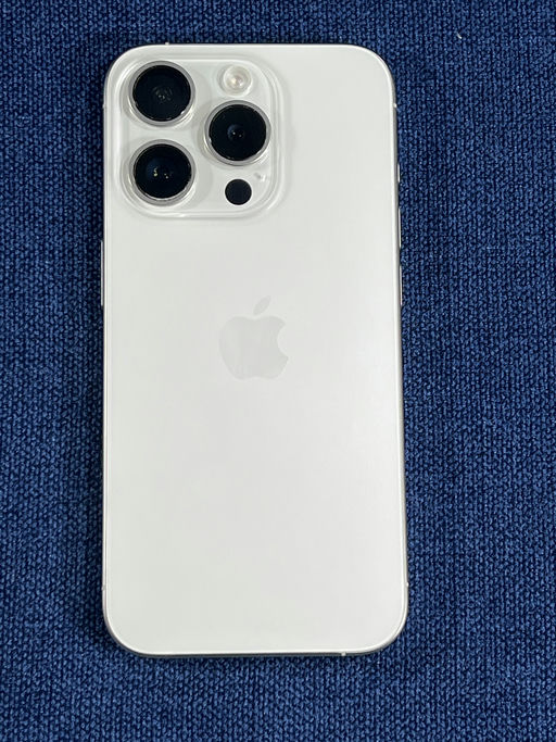 iPhone 15 Pro Titanio Blanco